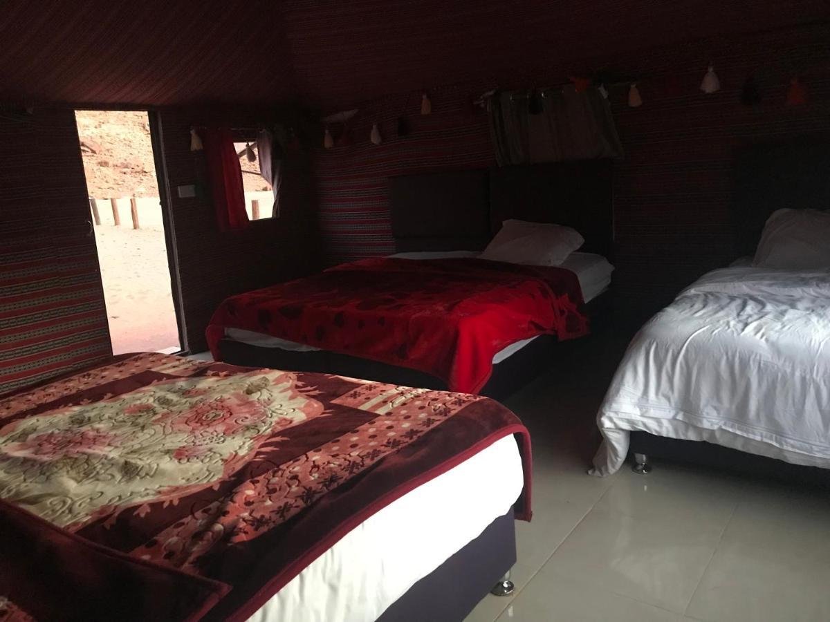 Hotel Black Irish Camp And Tours Wadi Rum Exterior foto