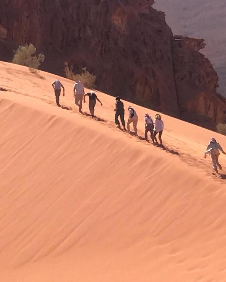 Hotel Black Irish Camp And Tours Wadi Rum Exterior foto