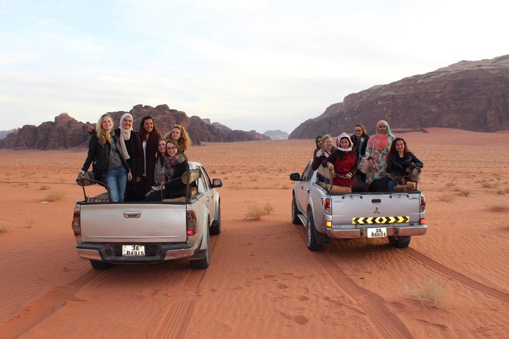 Hotel Black Irish Camp And Tours Wadi Rum Exterior foto